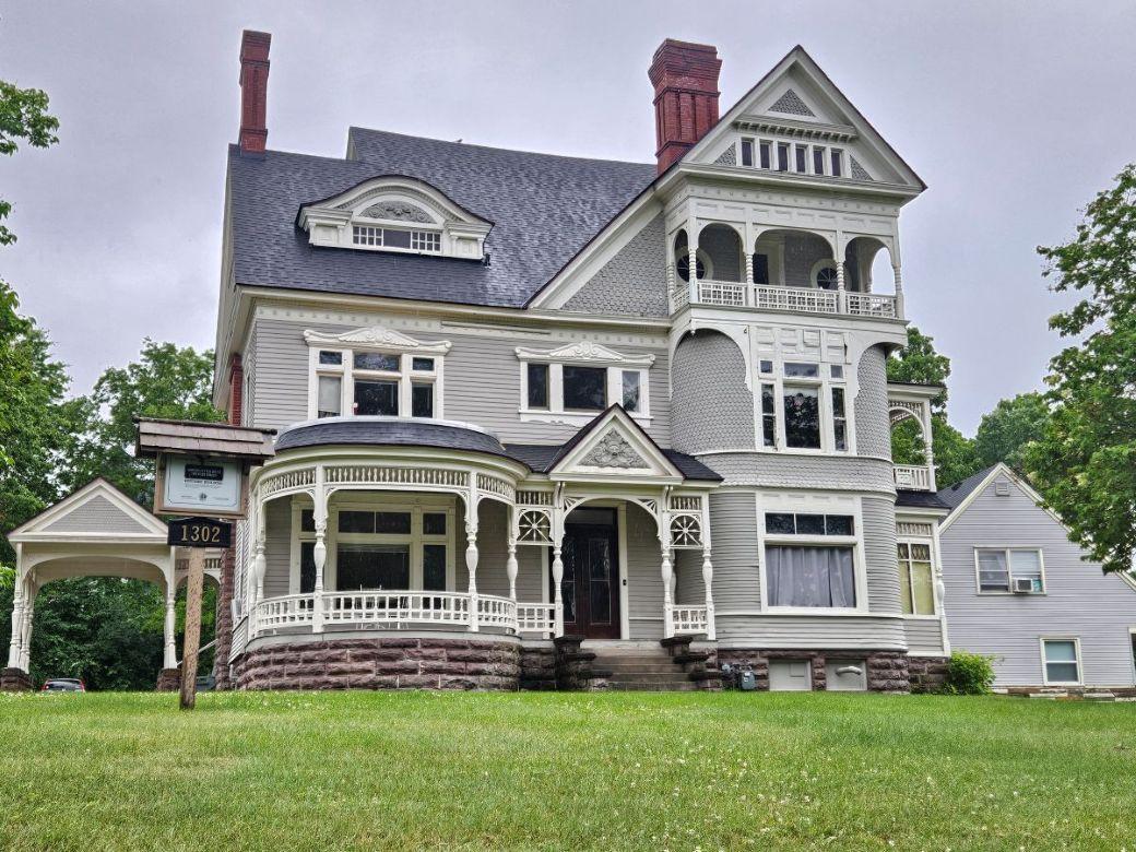 Eau Claire, Wisconsin Where Nature, Art, and Community Meet - Luxe Beat  Magazine, image size:1040x780