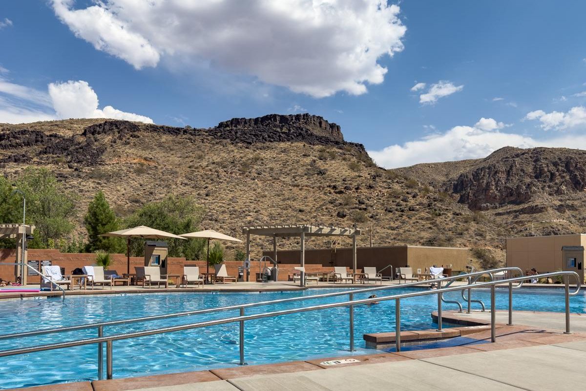 ■PREMIUM出品■LODGE UTAH ユタ★スキレット WorldSprings: A Premier Utah Soaking Destination - Luxe Beat Magazine